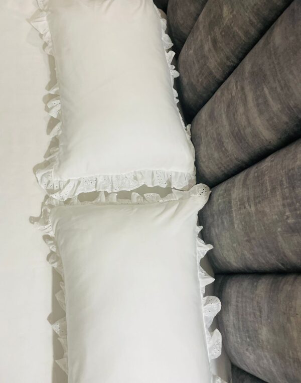 LUXE RUFFLED ELEGENCE - Image 3