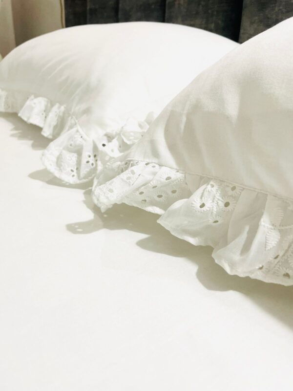 LUXE RUFFLED ELEGENCE - Image 4